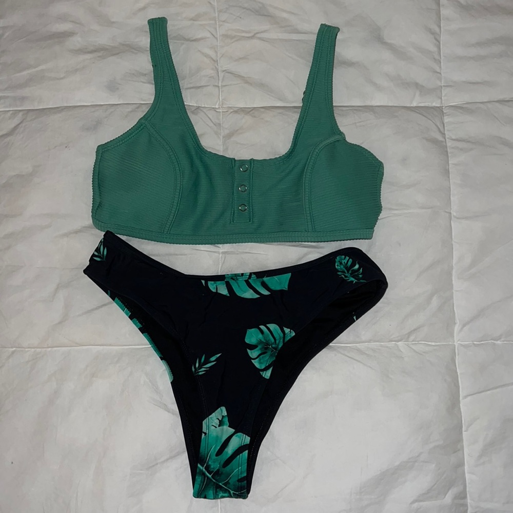 Cupshe Green bathing suit